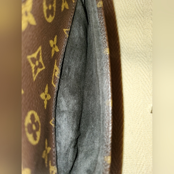 Louis Vuitton  Orsay Clutch - Picture 5 of 16